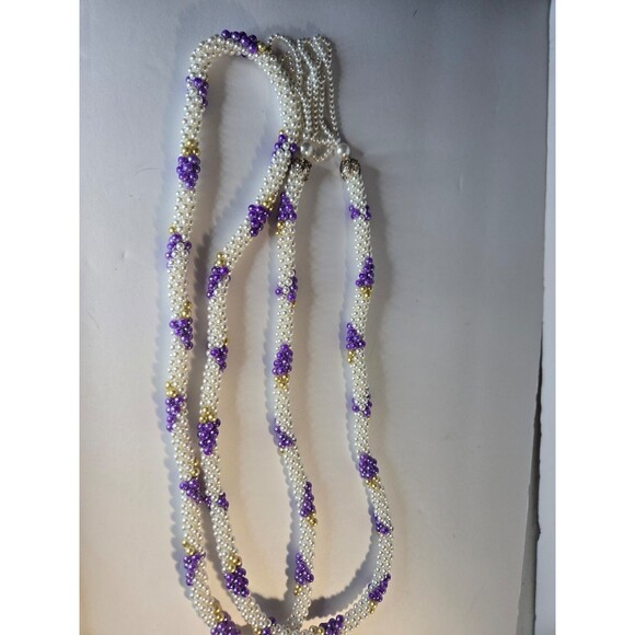 Vintage Faux Pearl Necklace with Purple Grapes Design - Picture 5 of 5